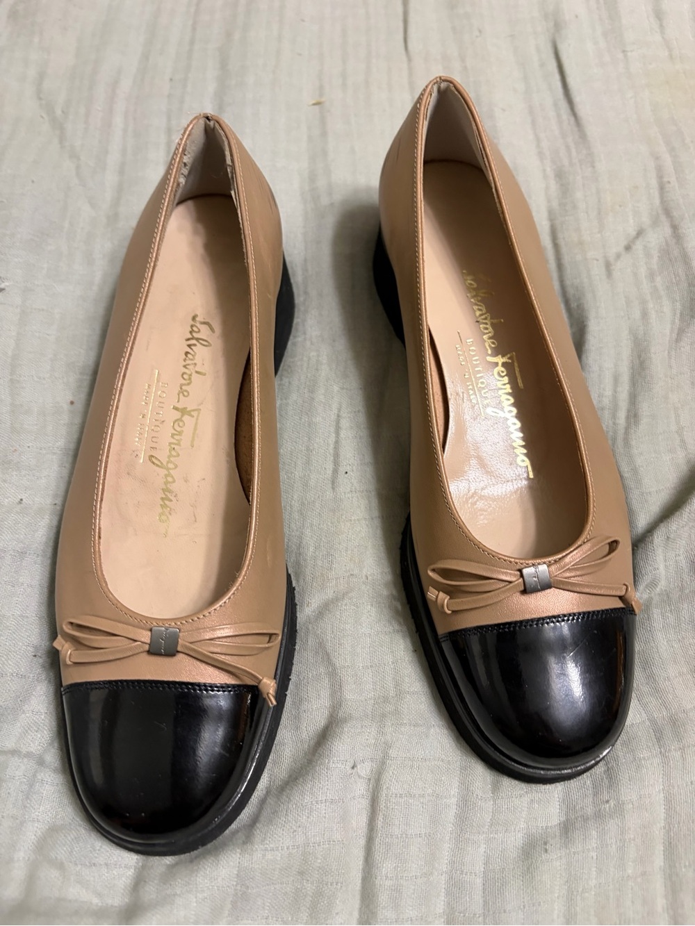 Salvatore Ferragamo Tan and Black Leather Cap-Toe Ballet Flats size 4.5